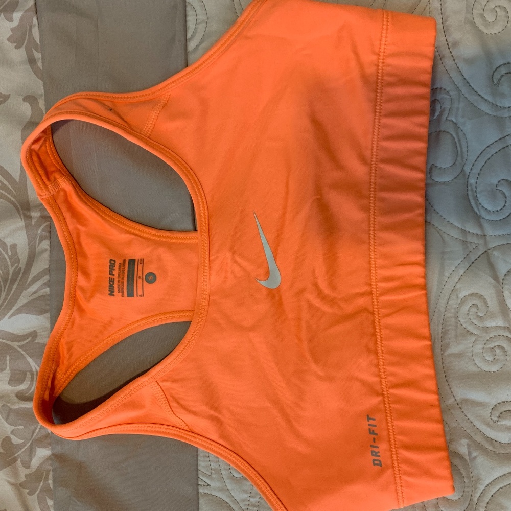 Sports bra